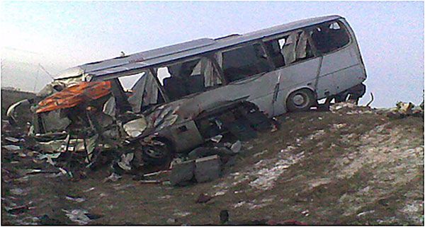 Лобовое столкновение автобуса и КамАЗа: 35 жертв