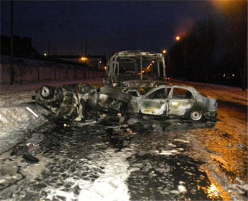 В ДТП сгорел автобус и две машины, 5 человек погибло (ФОТО)