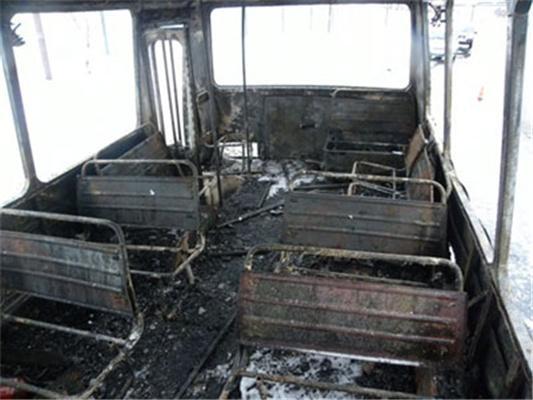 В ДТП сгорел автобус и две машины, 5 человек погибло (ФОТО)
