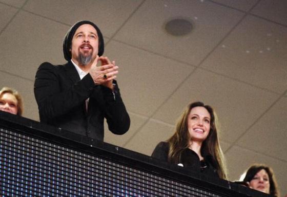 Джоли и Питт наглядно доказывают любовь