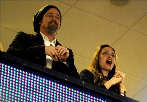 Джоли и Питт наглядно доказывают любовь