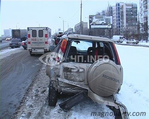 На Дарнице три авто не поделили дорогу