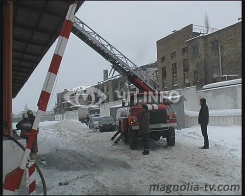 На столичном заводе сгорел склад (ФОТО)