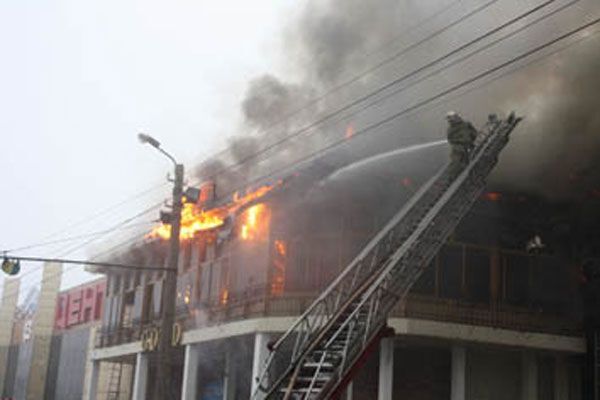 Пожежа в розважальному центрі Донецька. ФОТО