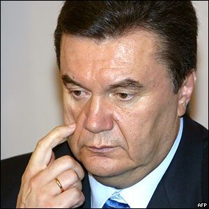 Янукович и мода. От "коротких штанишек" до страуса