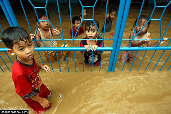 Природа обьявила войну человеку. Потоп в Индонезии. ФОТО