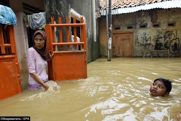 Природа обьявила війну людині. Потоп в Індонезії. ФОТО