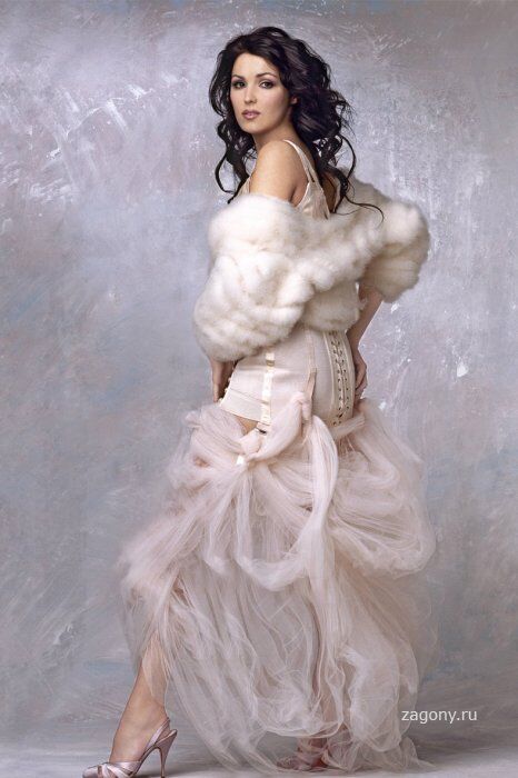 Известная оперная певица Анна Нетребко в новой фотосессии