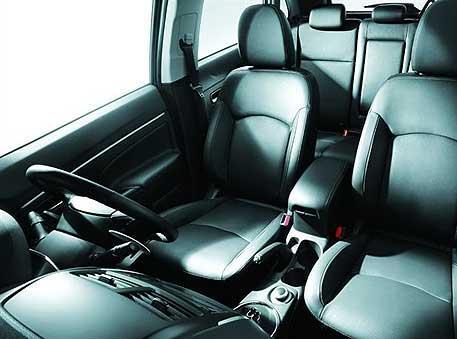 Mitsubishi рассказала подробности о новом кроссовере RVR