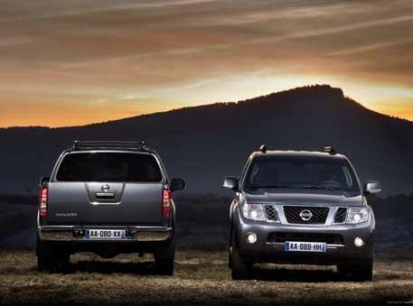 Nissan показал обновленные «лица» Pathfinder и Navara