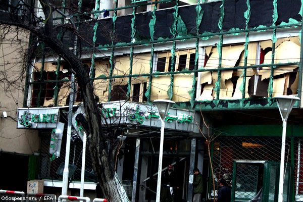 У теракті в центрі Кабула загинули 17 осіб.Фото