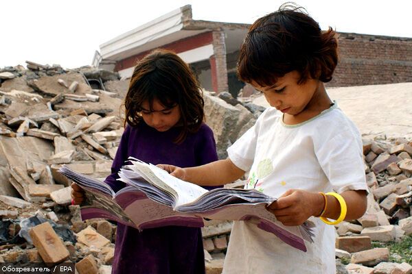 У Пакистані підірвали школу для дівчаток, є загиблі