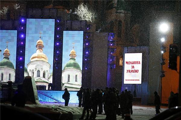 Від церковних гімнів Тимошенко на концерт до Януковича (ФОТО)