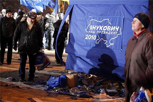 Від церковних гімнів Тимошенко на концерт до Януковича (ФОТО)