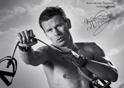 Футболисты «Зенита» разделись и прикрылись мячами