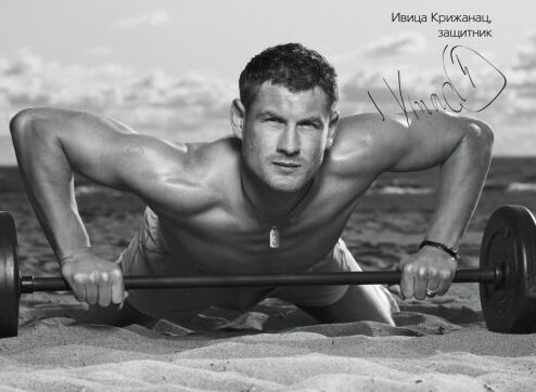 Футболисты «Зенита» разделись и прикрылись мячами