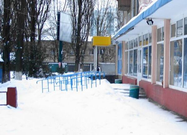 Снежная зима превратила жизнь горожан в кошмар (ФОТО)