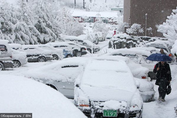 Южную Корею продолжает засыпать снегом. ФОТО