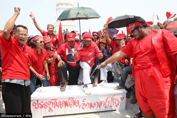 У Таїланді почалися масові акції протесту опозиції. ФОТО