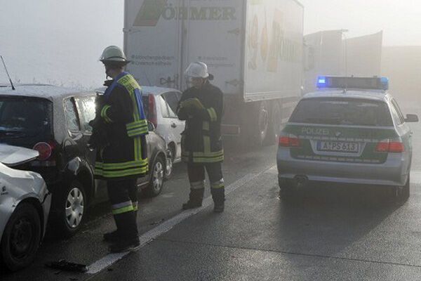 У Німеччині в ДТП потрапило 130 машин. ФОТО