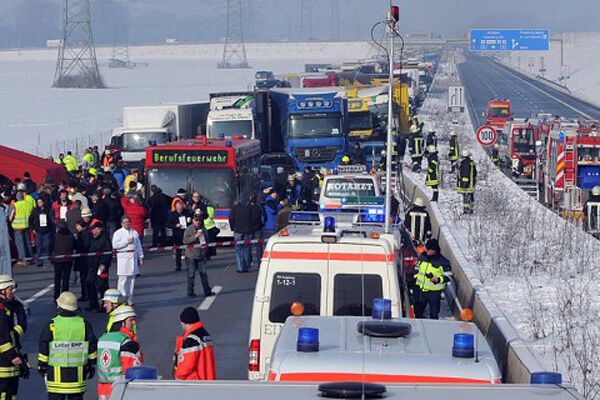 У Німеччині в ДТП потрапило 130 машин. ФОТО