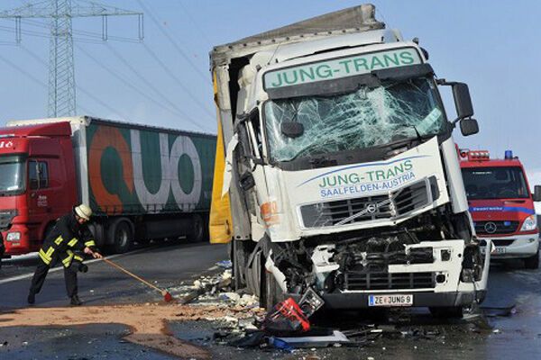 У Німеччині в ДТП потрапило 130 машин. ФОТО