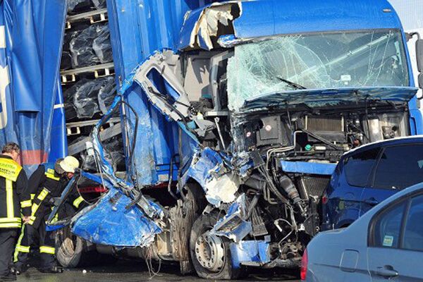 У Німеччині в ДТП потрапило 130 машин. ФОТО