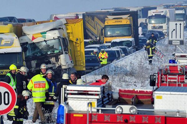 У Німеччині в ДТП потрапило 130 машин. ФОТО