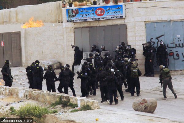 Ізраїльська поліція закидала палестинців гранатами. ФОТО