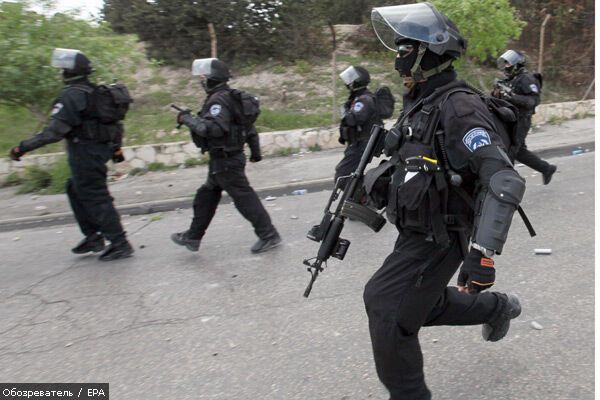 Ізраїльська поліція закидала палестинців гранатами. ФОТО