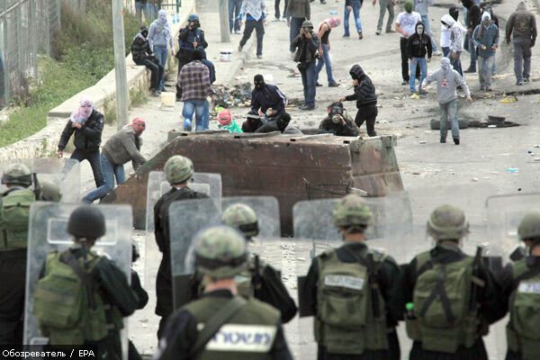 Ізраїльська поліція закидала палестинців гранатами. ФОТО