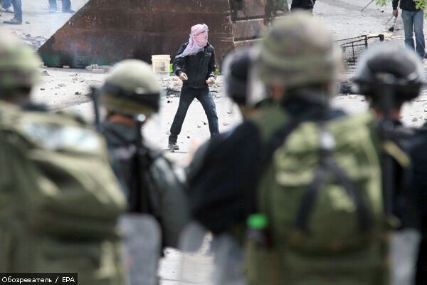 Ізраїльська поліція закидала палестинців гранатами. ФОТО