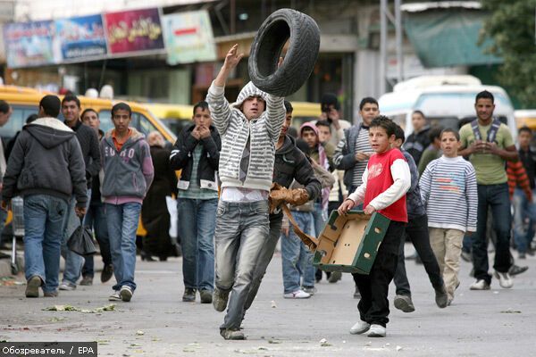 Ізраїльська поліція закидала палестинців гранатами. ФОТО