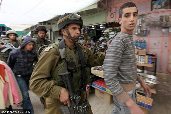 Ізраїльська поліція закидала палестинців гранатами. ФОТО