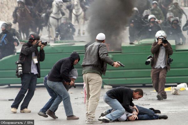 Ізраїльська поліція закидала палестинців гранатами. ФОТО