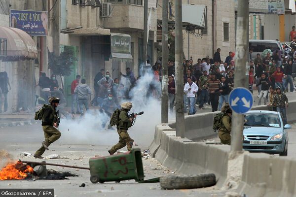 Ізраїльська поліція закидала палестинців гранатами. ФОТО