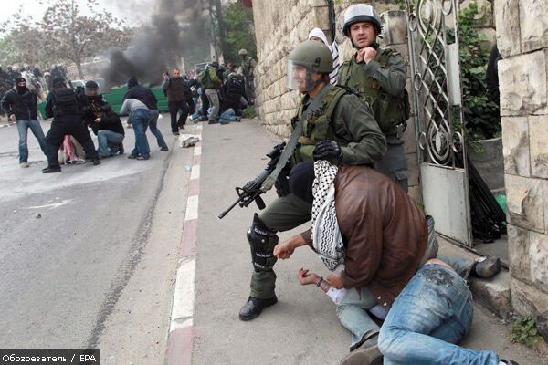 Ізраїльська поліція закидала палестинців гранатами. ФОТО