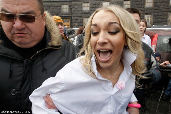 Арешт активісток Femen