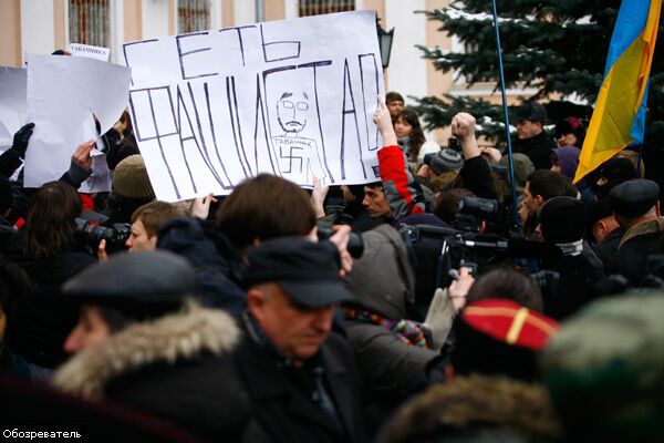 Київським студентам Табачник не заважає. ФОТО