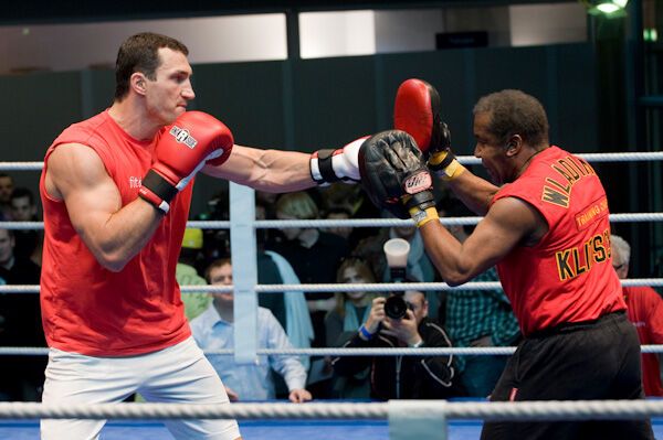Как Кличко будет "убивать" Чемберса (фото) 