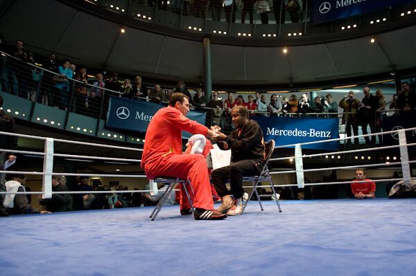 Как Кличко будет "убивать" Чемберса (фото) 