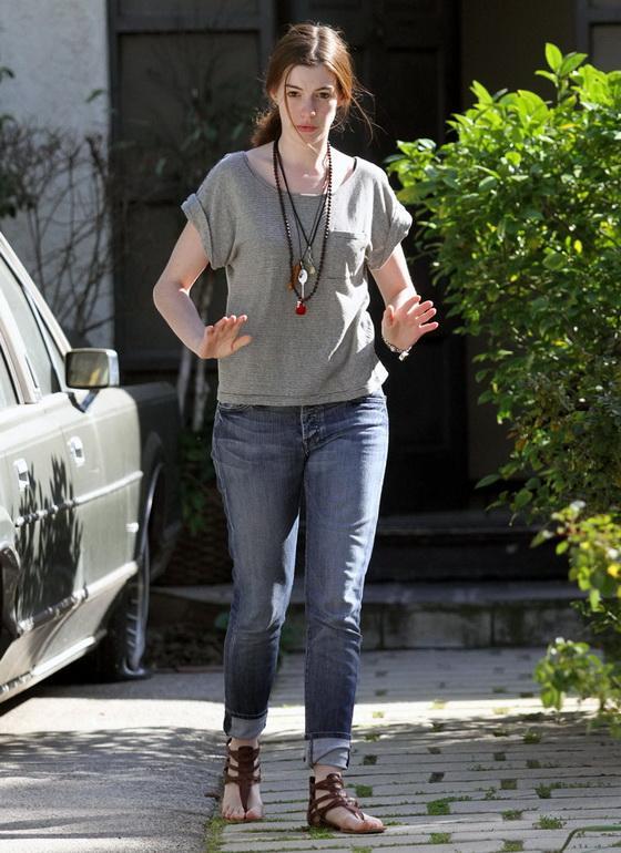 Энн Хэтэуэй без макияжа - стремное зрелище