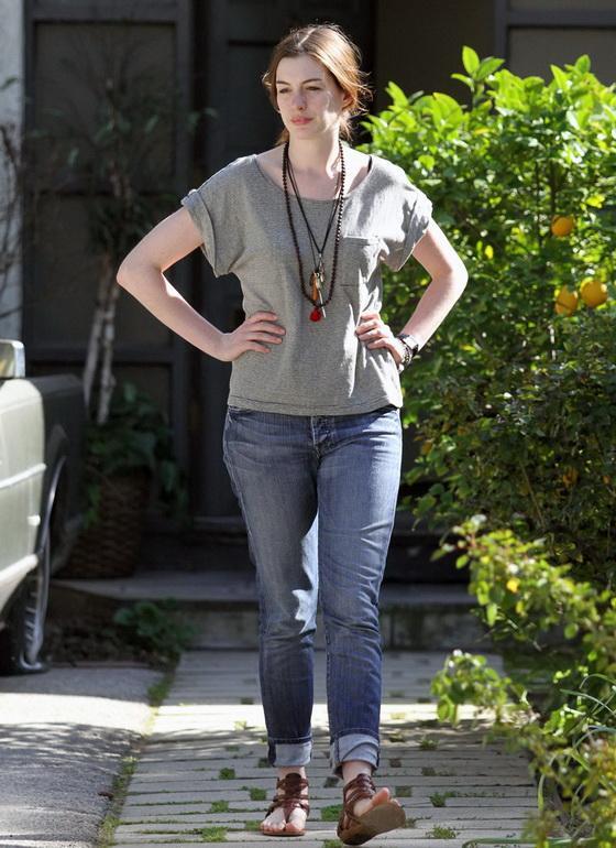 Энн Хэтэуэй без макияжа - стремное зрелище