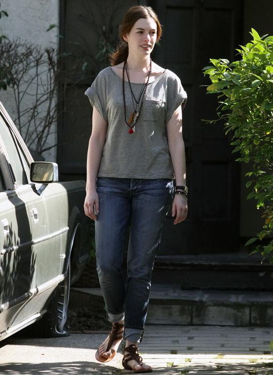 Энн Хэтэуэй без макияжа - стремное зрелище