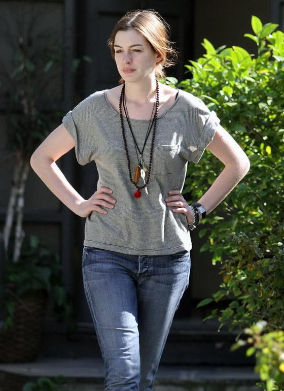 Энн Хэтэуэй без макияжа - стремное зрелище