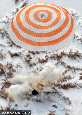 "Союз ТМА-16" успешно приземлился (19 фото)
