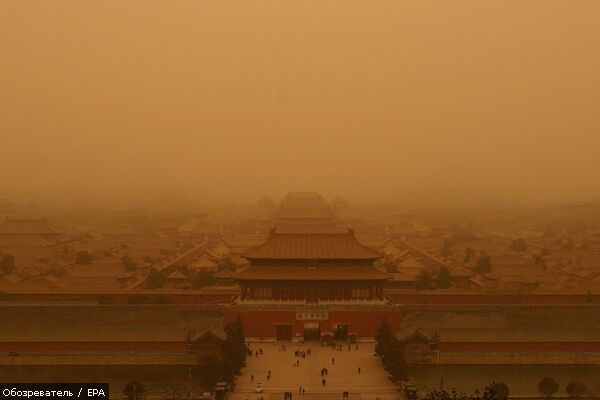 На Пекін обрушилися пилові бурі