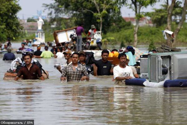 Потоп в Індонезії: постраждали десятки тисяч людей. ФОТО