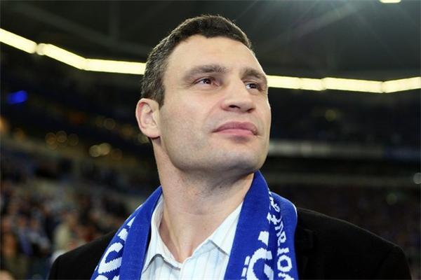 Виталий Кличко примерил образ футболиста (фото) 