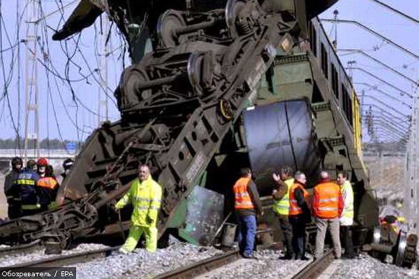 Лобове зіткнення поїздів в Іспанії. ФОТО